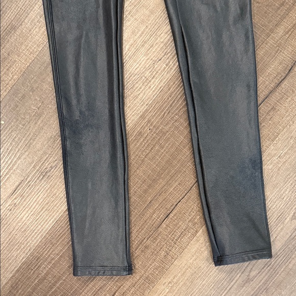 SPANX faux leather  Leggings - Picture 8 of 11